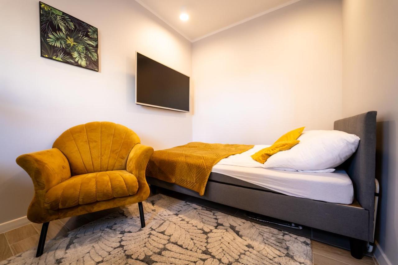 Kolorowe Apartamenty W Mielnie! 350M Od Plazy - 100M Od Jeziora! Großmöllen Exterior foto